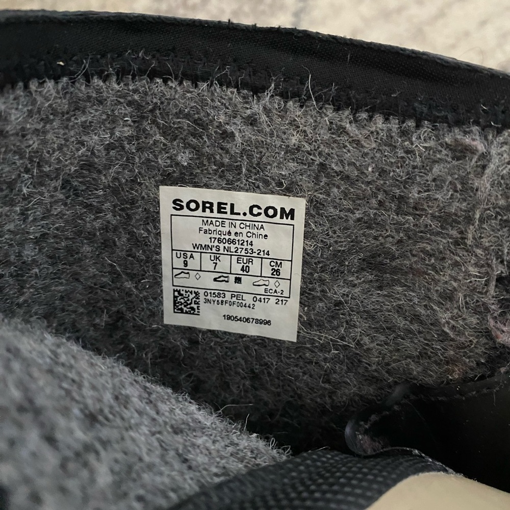 Sorel Rain Boots light tan with black, women’s size 9